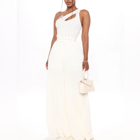 Carlie One Shoulder Bodysuit - Picture 3 of 10